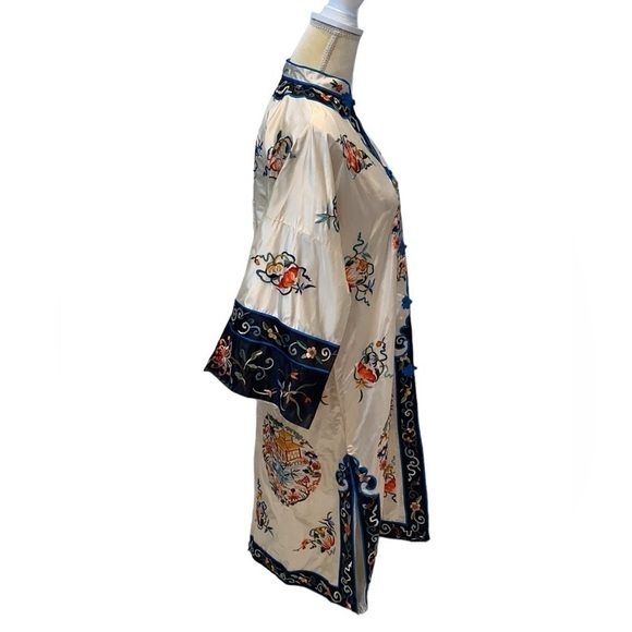 ESME white/black/multi Silk/Rayon Vintage opera coat.Handmade. Size Large. - Picture 5 of 14